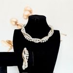 Faux Pearl Gold Necklace  thumbnail 0